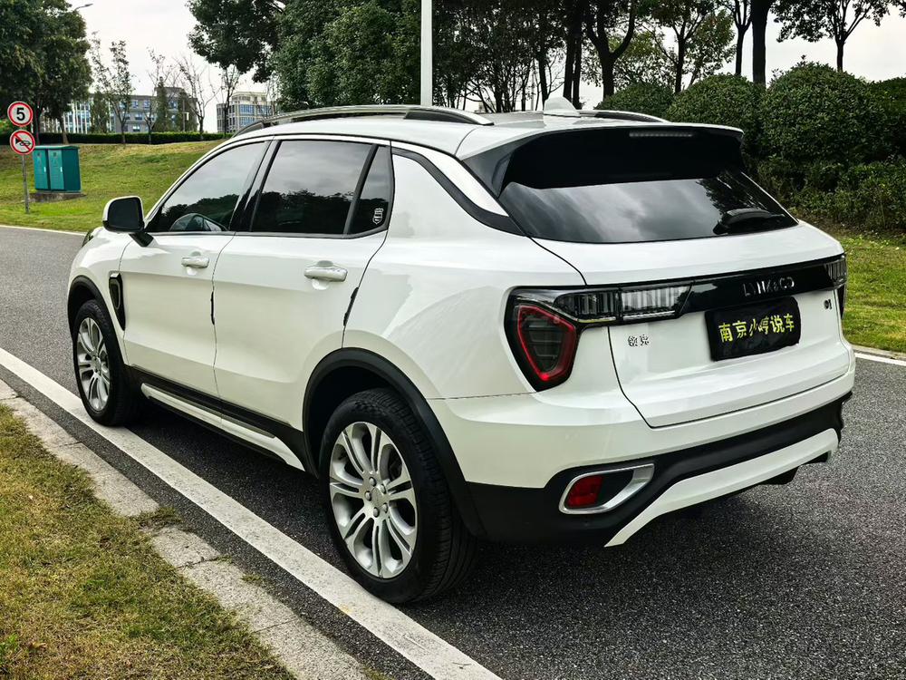 Lynk & Co Lynk & Co 01