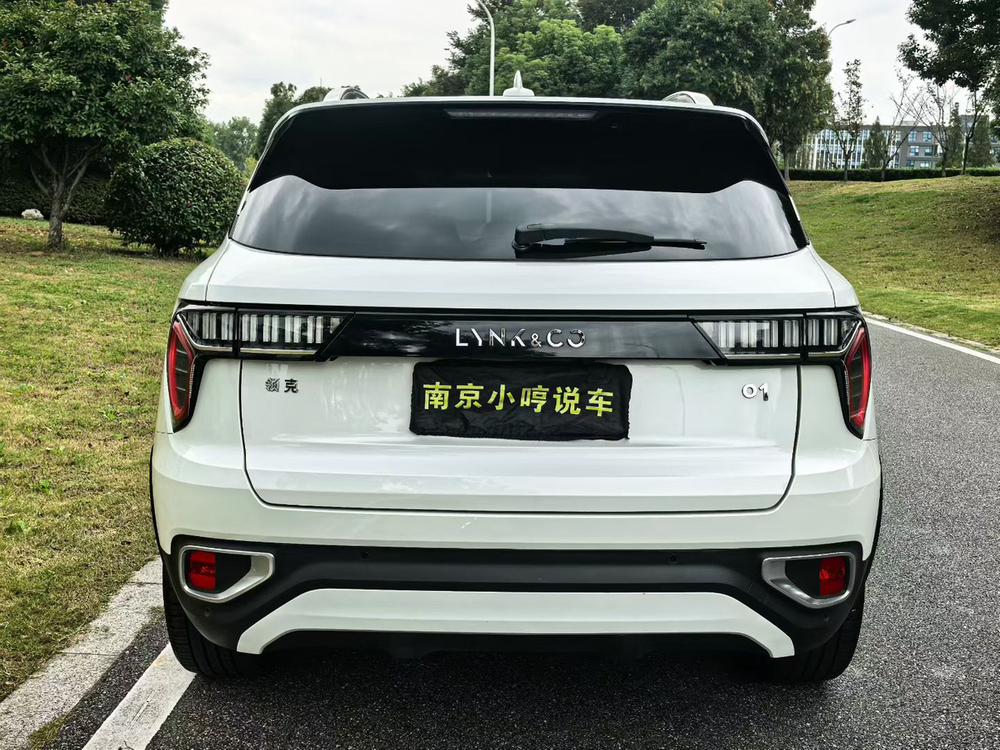 Lynk & Co Lynk & Co 01