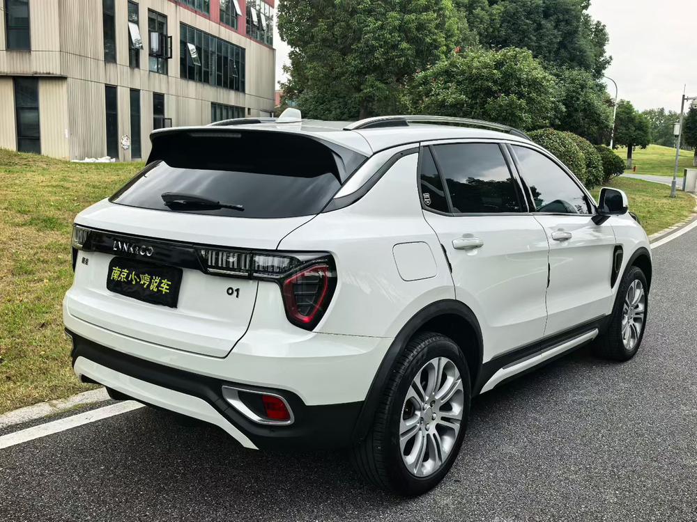 Lynk & Co Lynk & Co 01