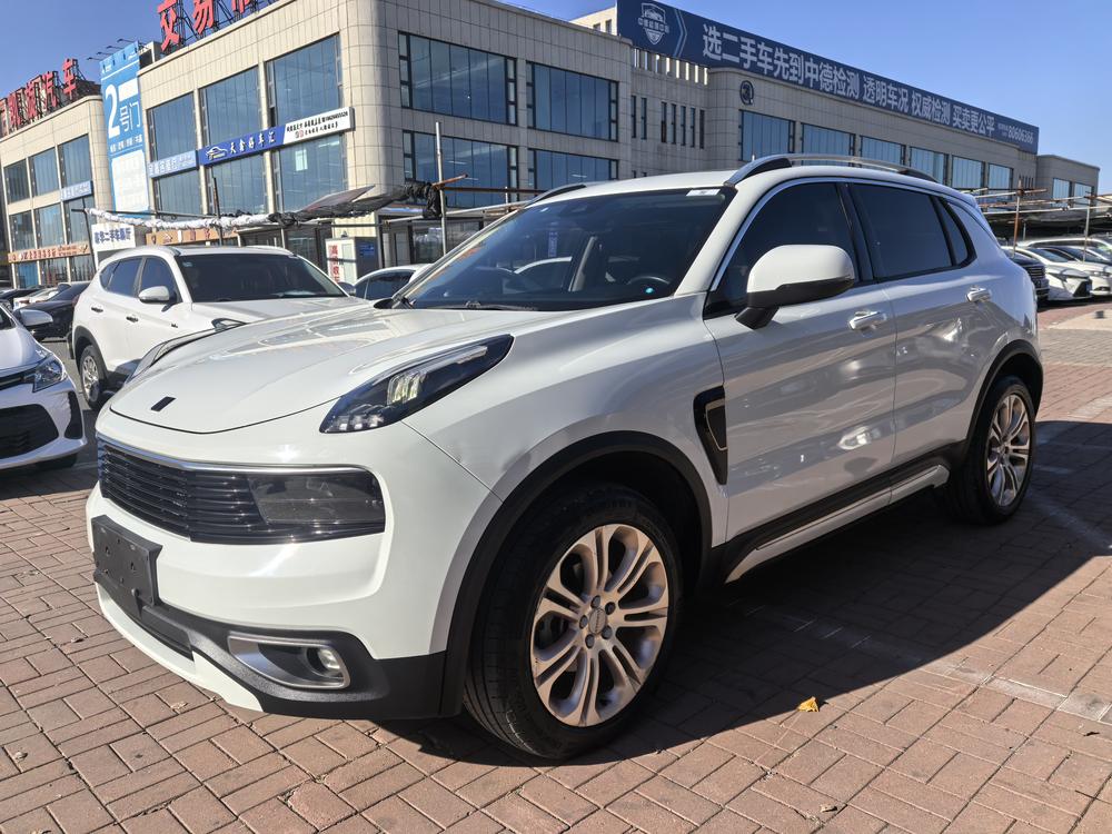 Lynk & Co Lynk & Co 01