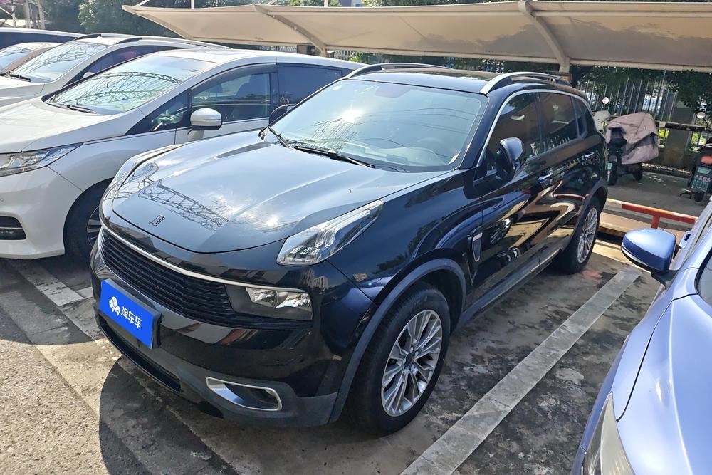 Lynk & Co Lynk & Co 01
