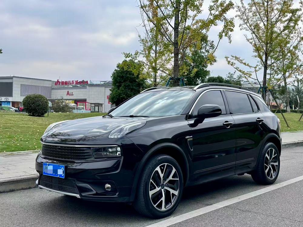 Lynk & Co Lynk & Co 01