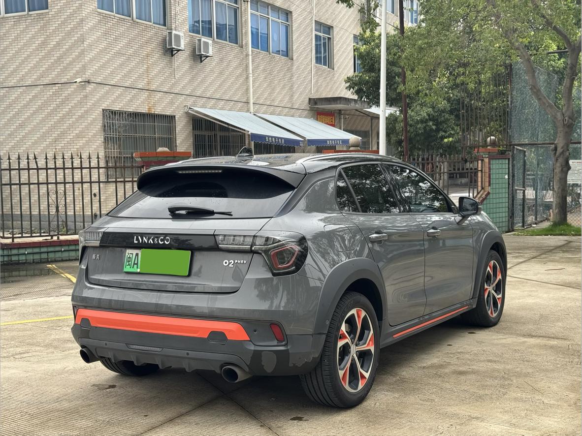 Lynk & Co Lynk & Co 02 PHEV