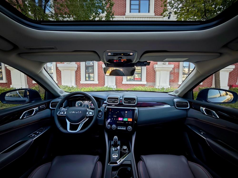 Lynk & Co Lynk & Co 02 PHEV