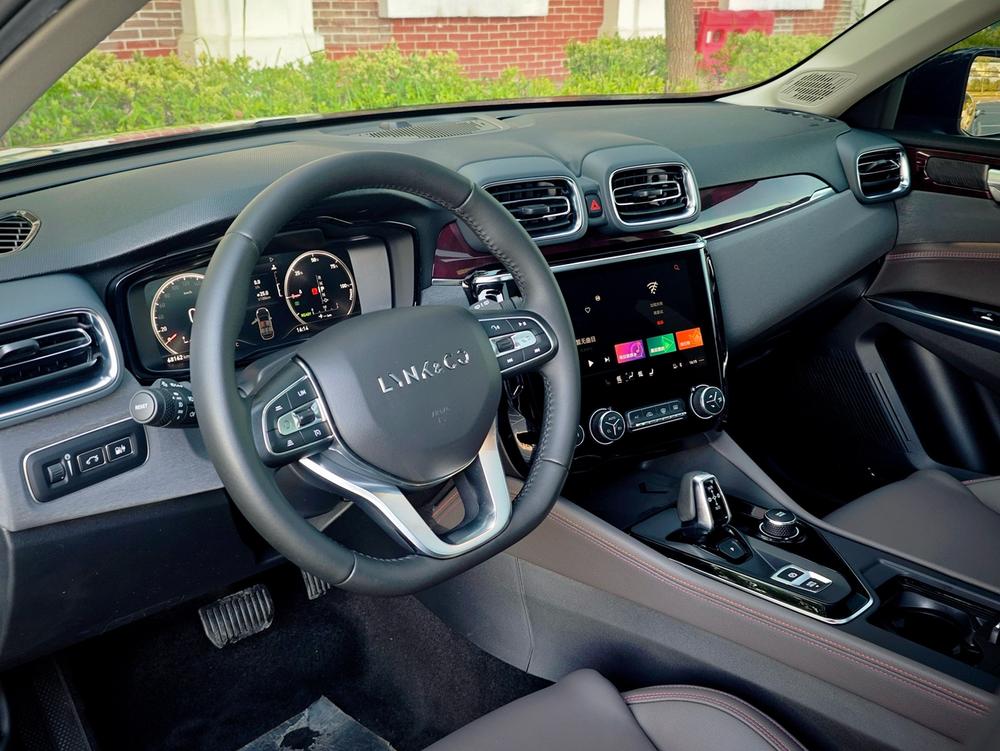 Lynk & Co Lynk & Co 02 PHEV