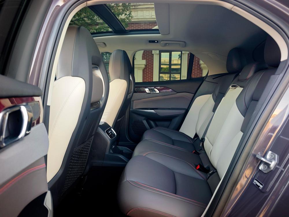 Lynk & Co Lynk & Co 02 PHEV