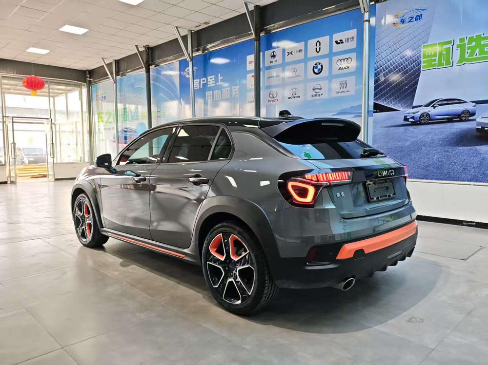Lynk & Co Lynk & Co 02