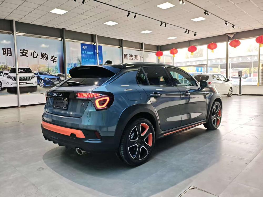 Lynk & Co Lynk & Co 02