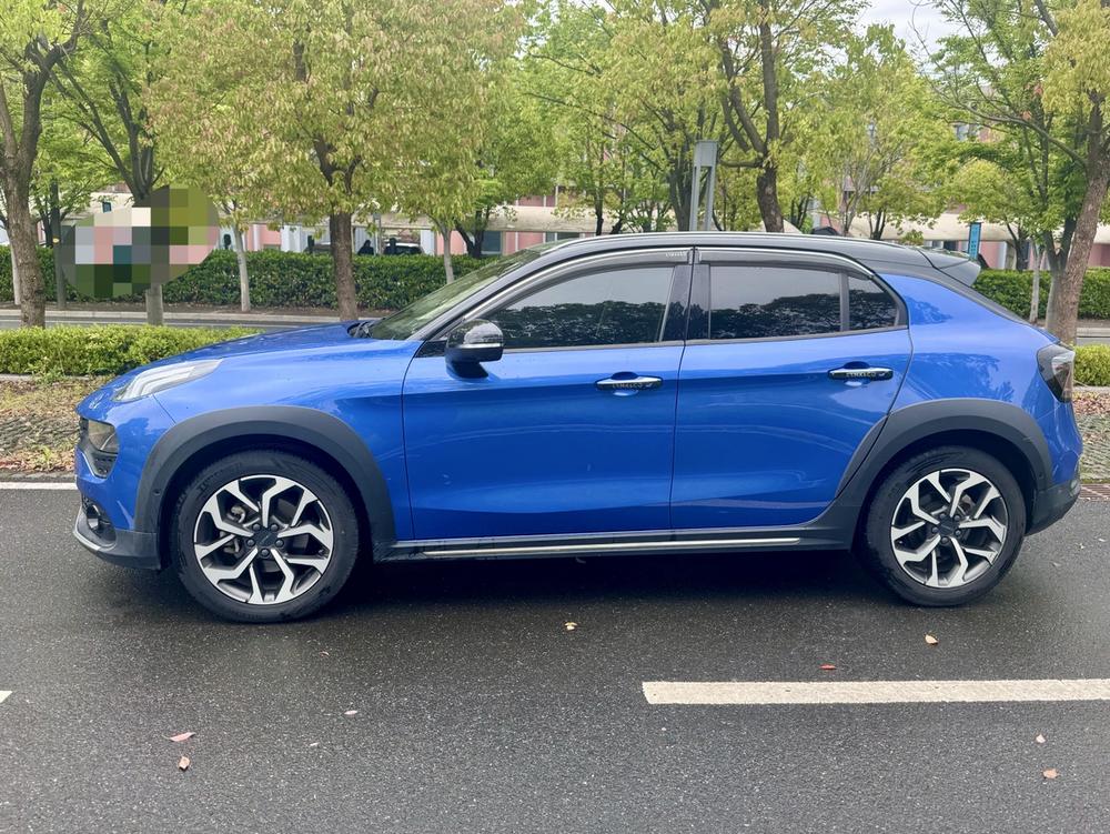 Lynk & Co Lynk & Co 02