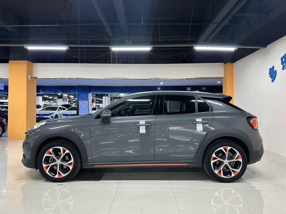 Lynk & Co Lynk & Co 02