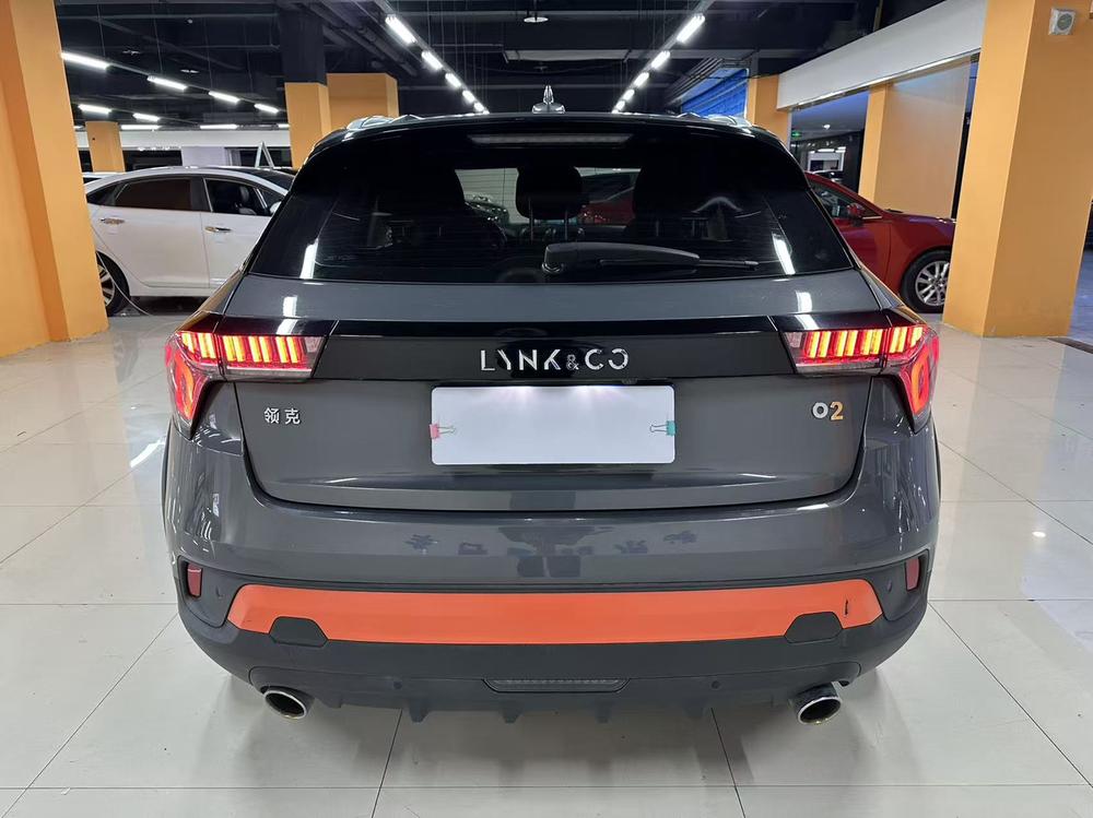 Lynk & Co Lynk & Co 02