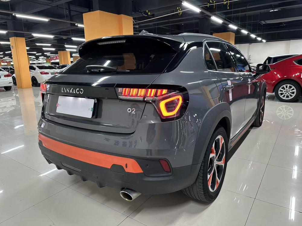 Lynk & Co Lynk & Co 02