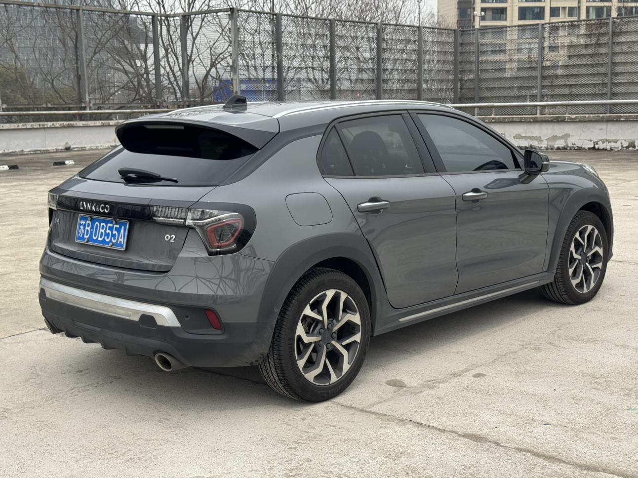 Lynk & Co Lynk & Co 02