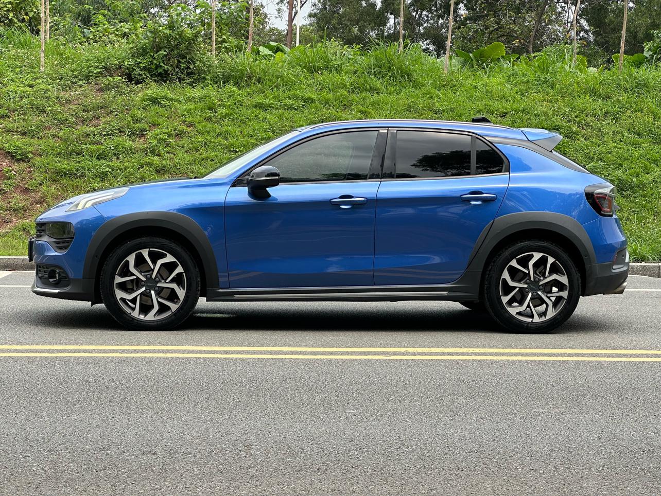 Lynk & Co Lynk & Co 02