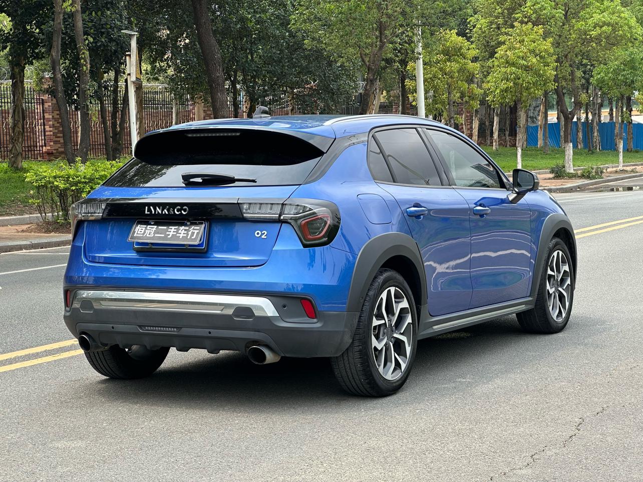 Lynk & Co Lynk & Co 02