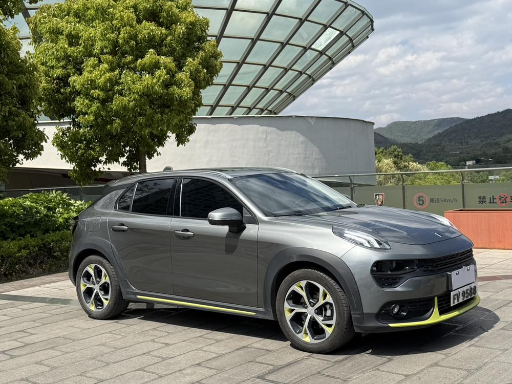 Lynk & Co Lynk & Co 02