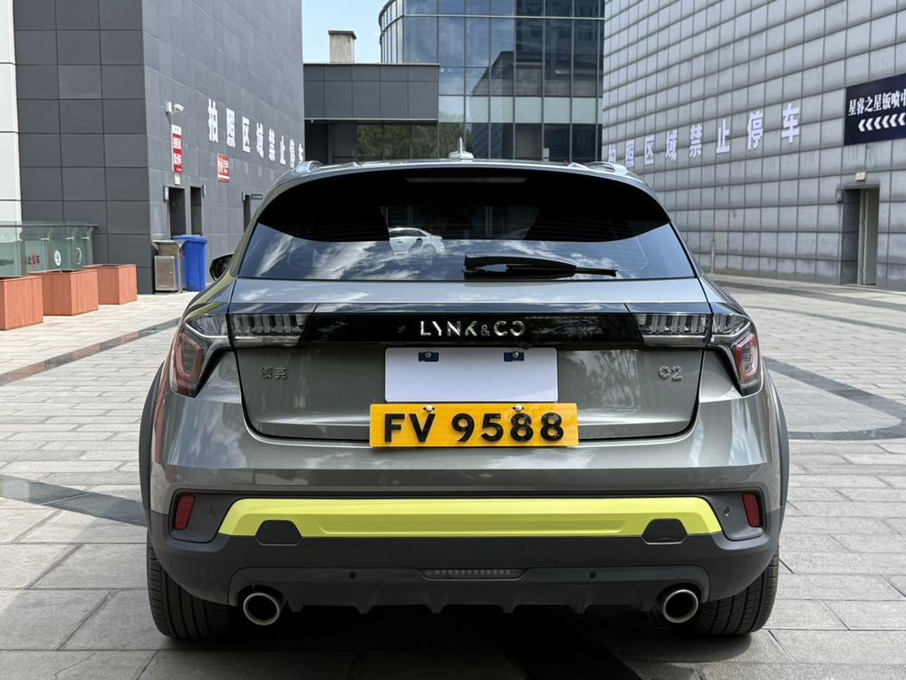 Lynk & Co Lynk & Co 02