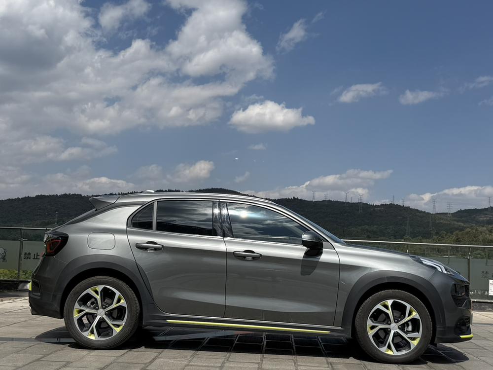 Lynk & Co Lynk & Co 02