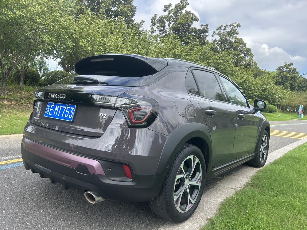 Lynk & Co Lynk & Co 02