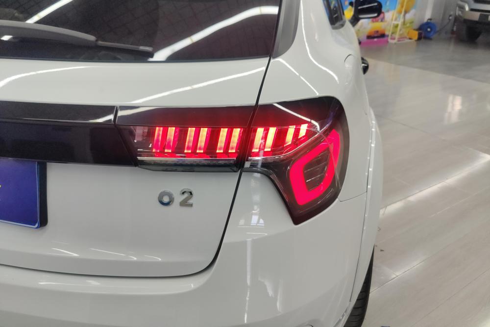 Lynk & Co Lynk & Co 02