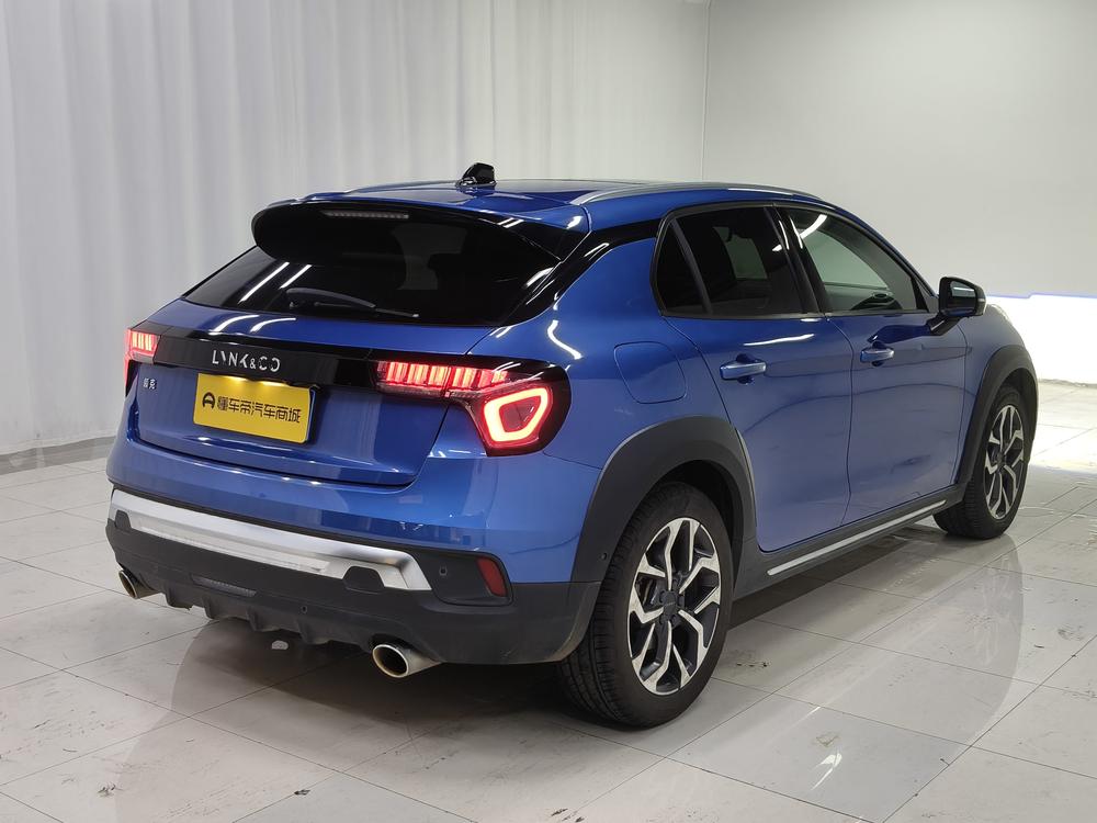 Lynk & Co Lynk & Co 02