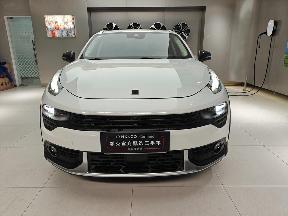 Lynk & Co Lynk & Co 02