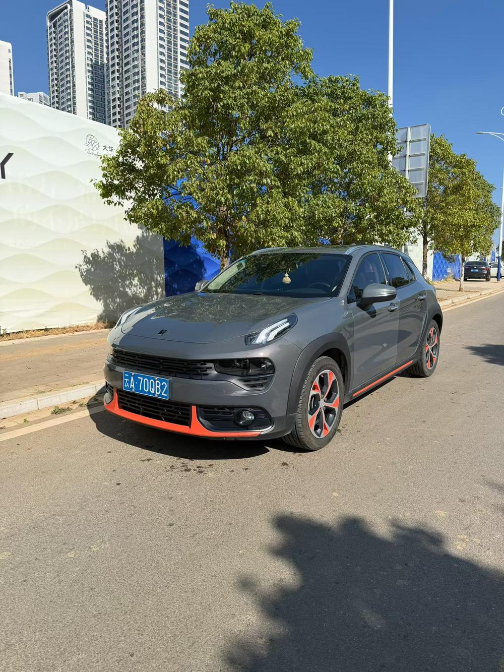 Lynk & Co Lynk & Co 02