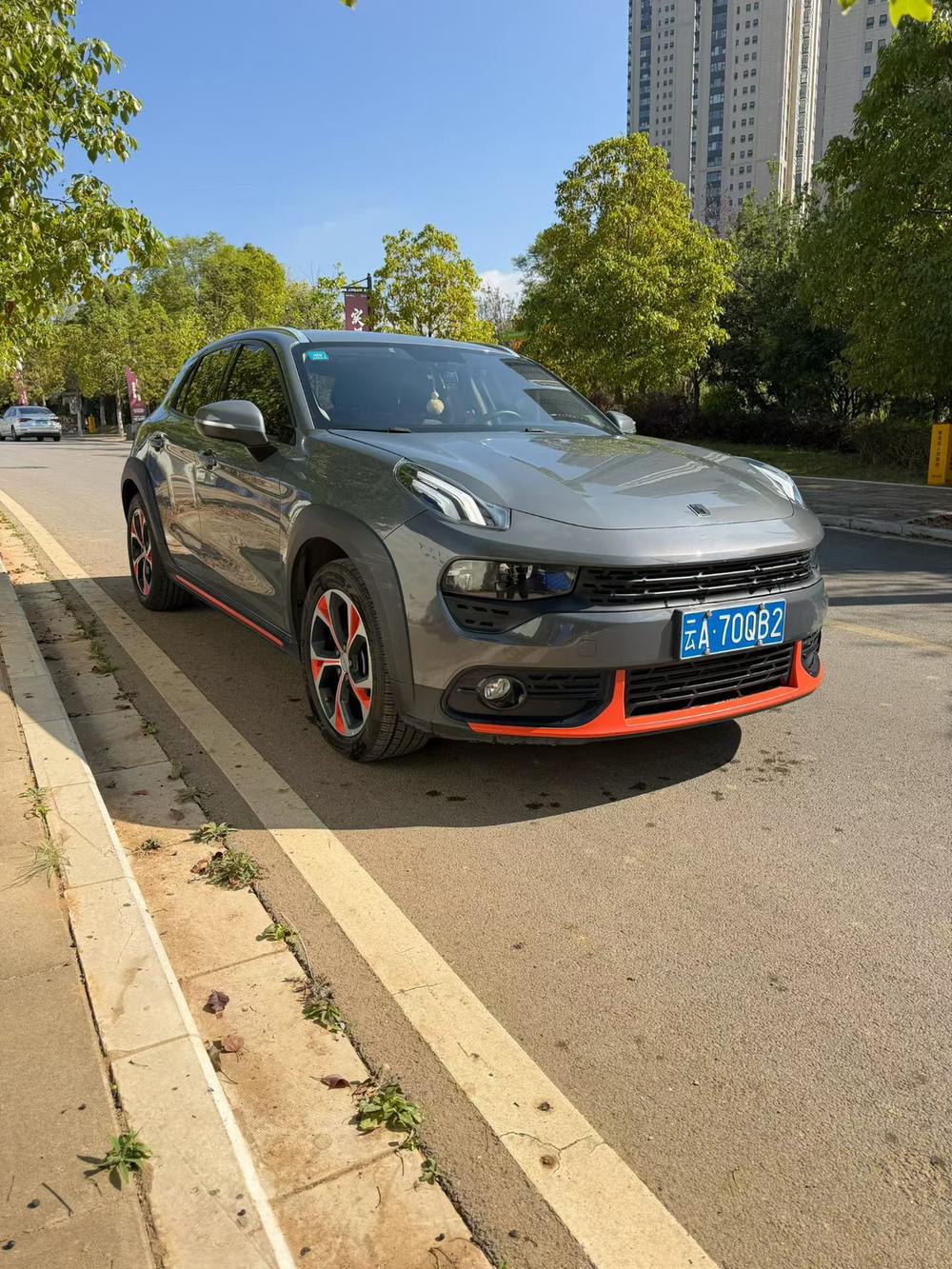 Lynk & Co Lynk & Co 02