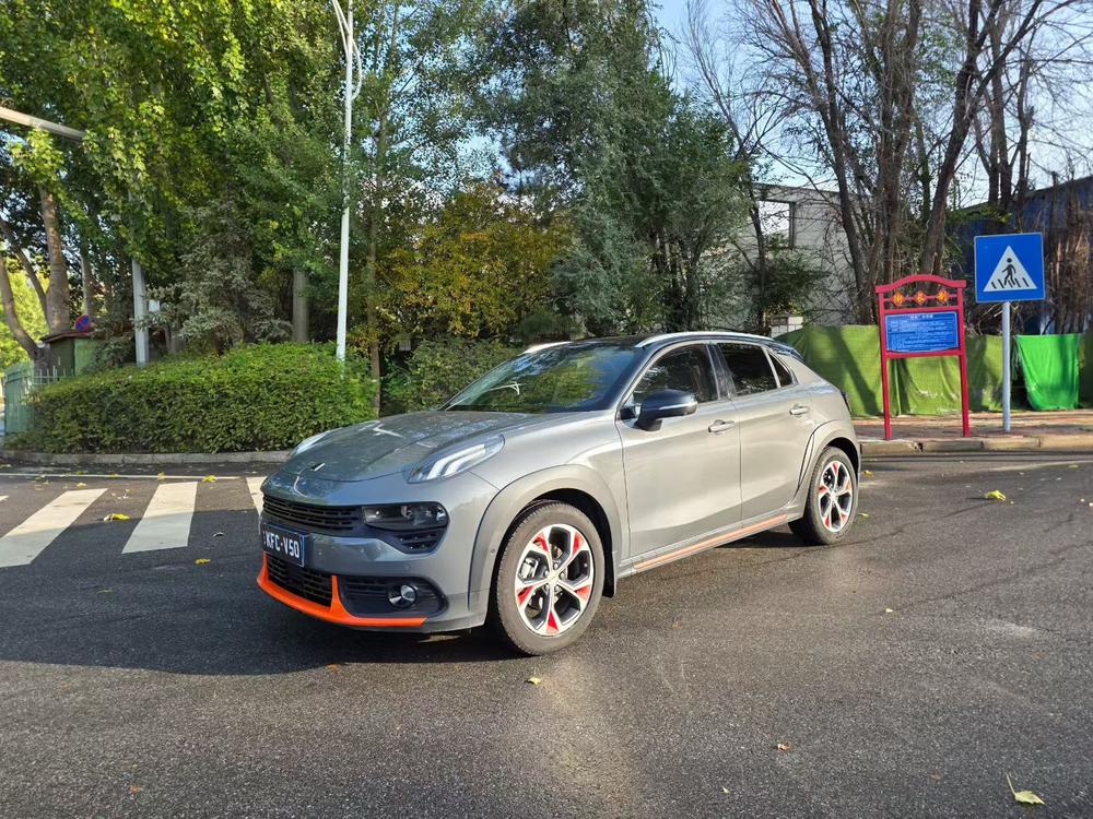 Lynk & Co Lynk & Co 02