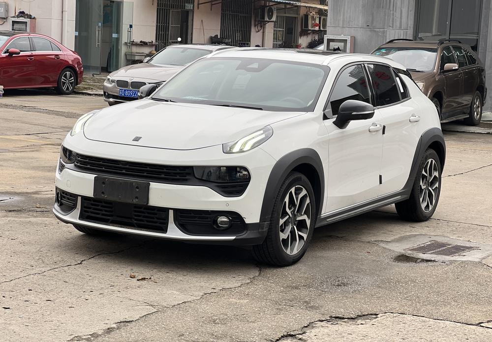 Lynk & Co Lynk & Co 02