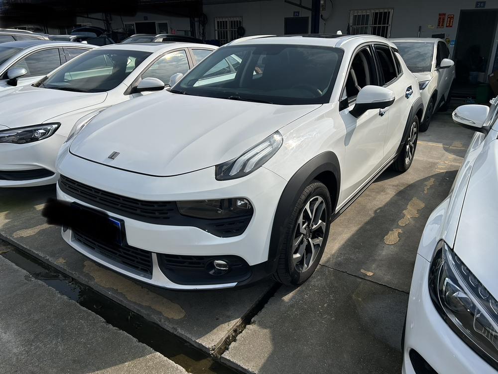 Lynk & Co Lynk & Co 02