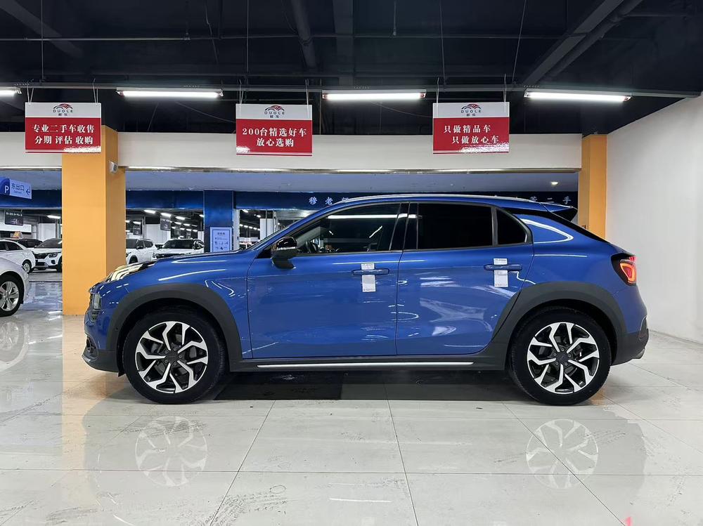 Lynk & Co Lynk & Co 02