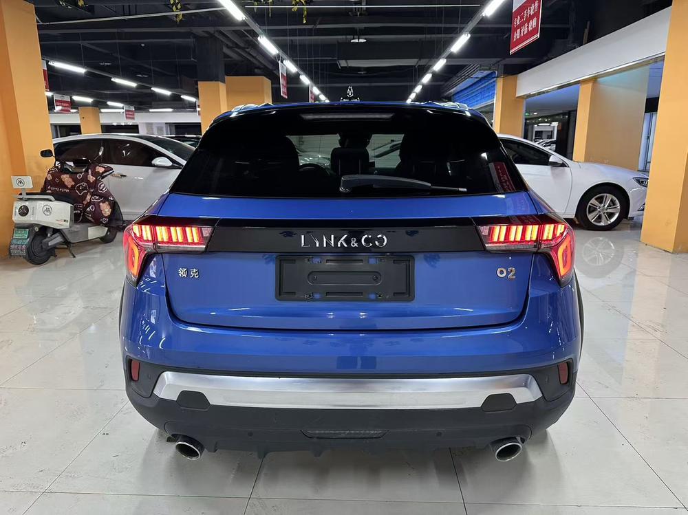Lynk & Co Lynk & Co 02
