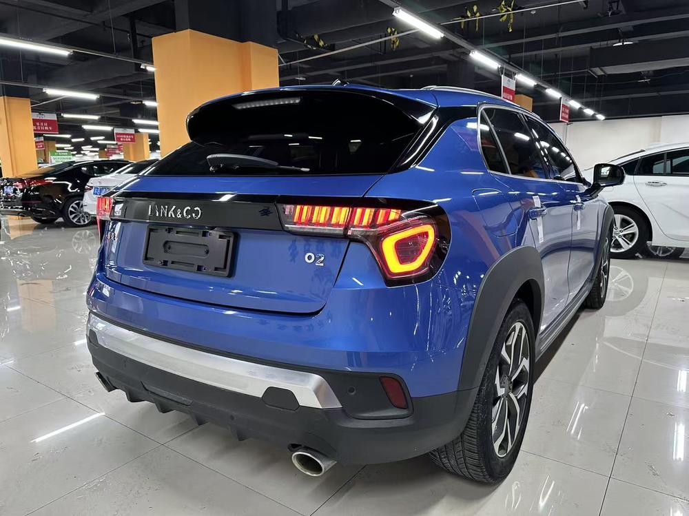 Lynk & Co Lynk & Co 02