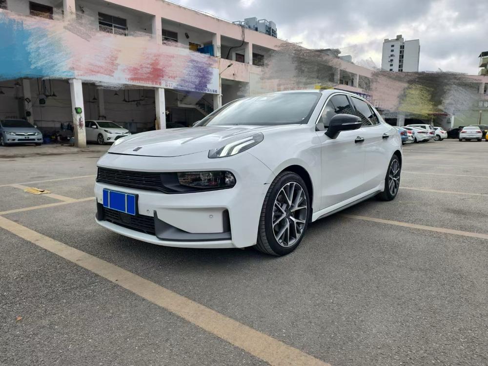 Lynk & Co Lynk & Co 03