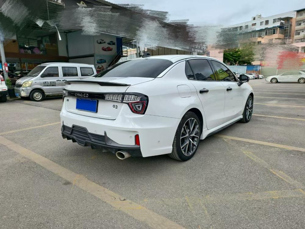 Lynk & Co Lynk & Co 03