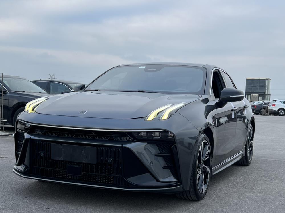 Lynk & Co Lynk & Co 03