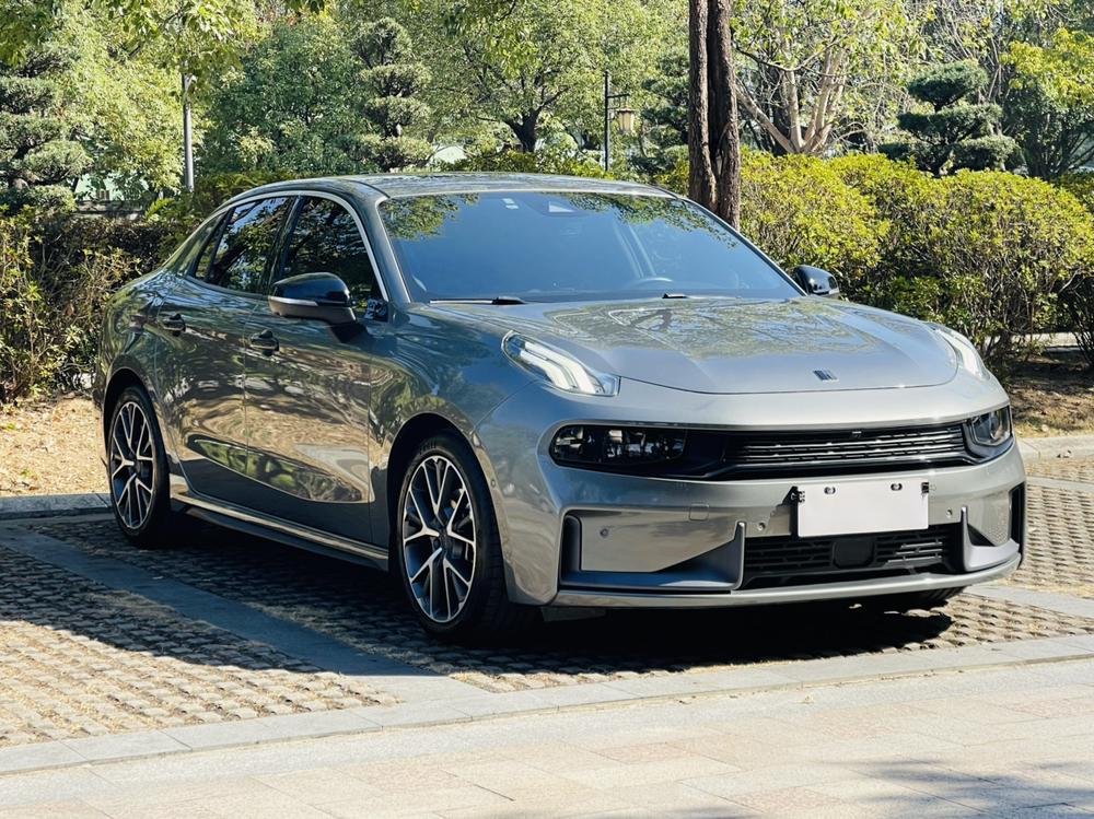 Lynk & Co Lynk & Co 03