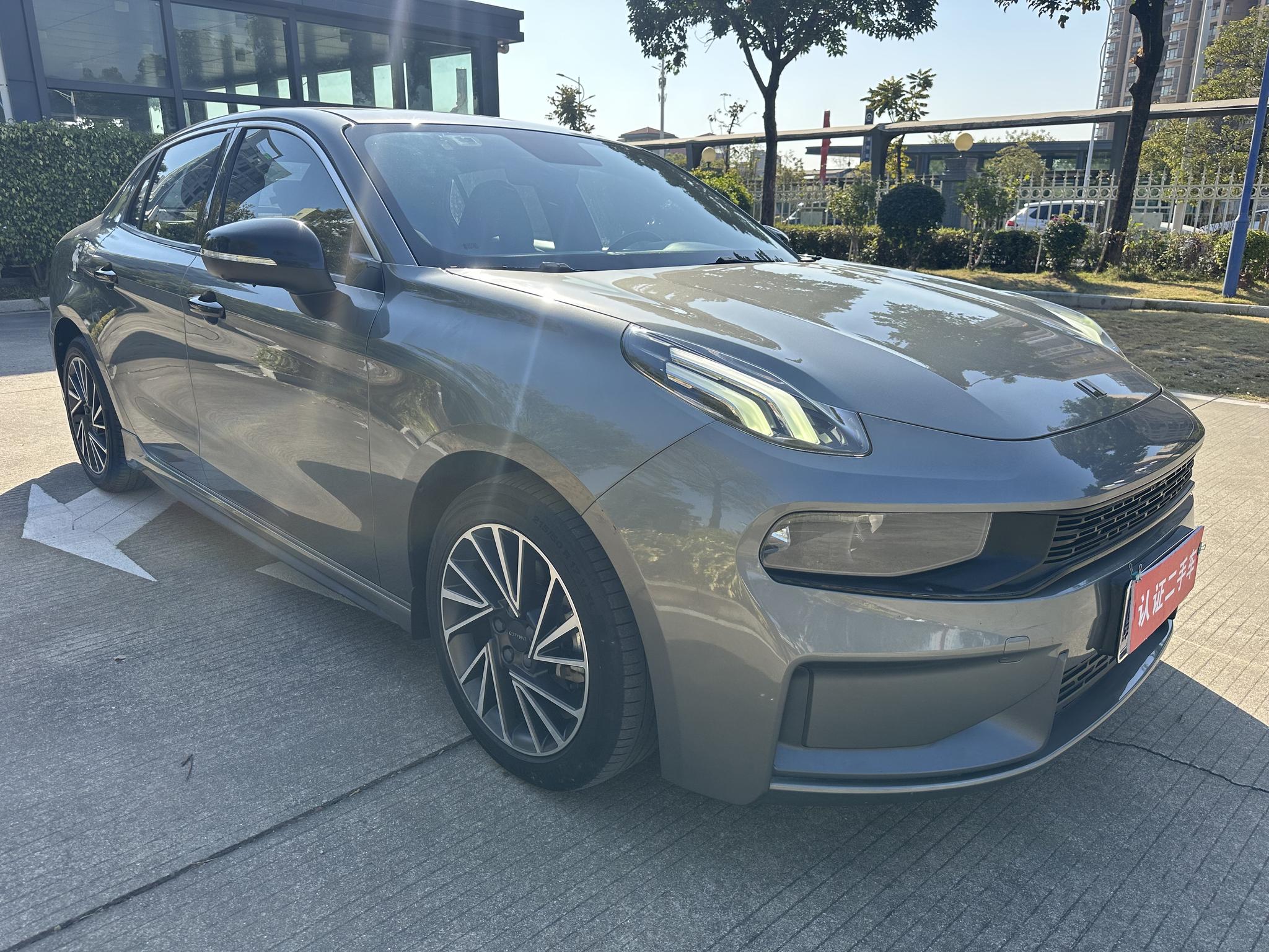 Lynk & Co Lynk & Co 03