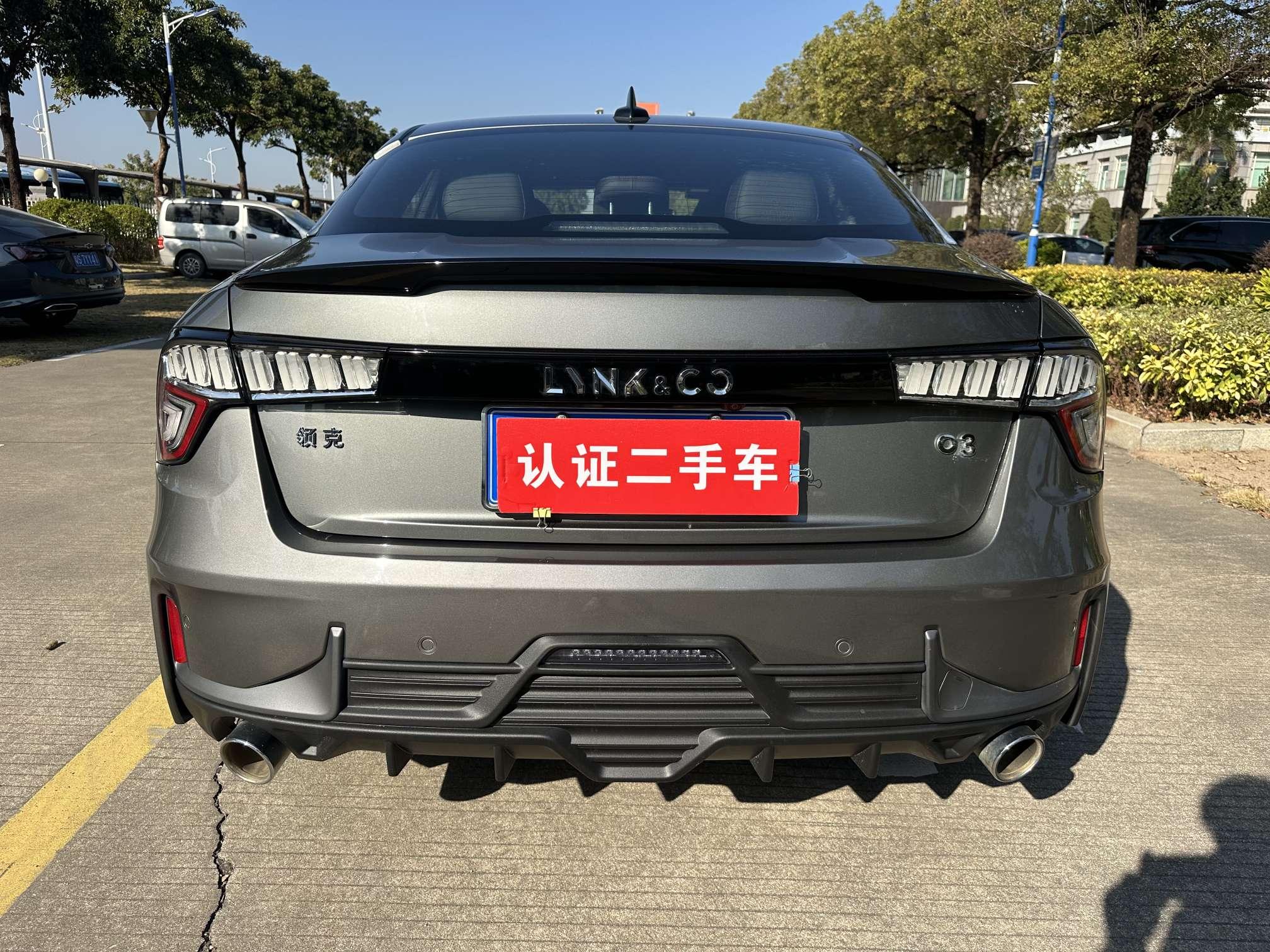 Lynk & Co Lynk & Co 03