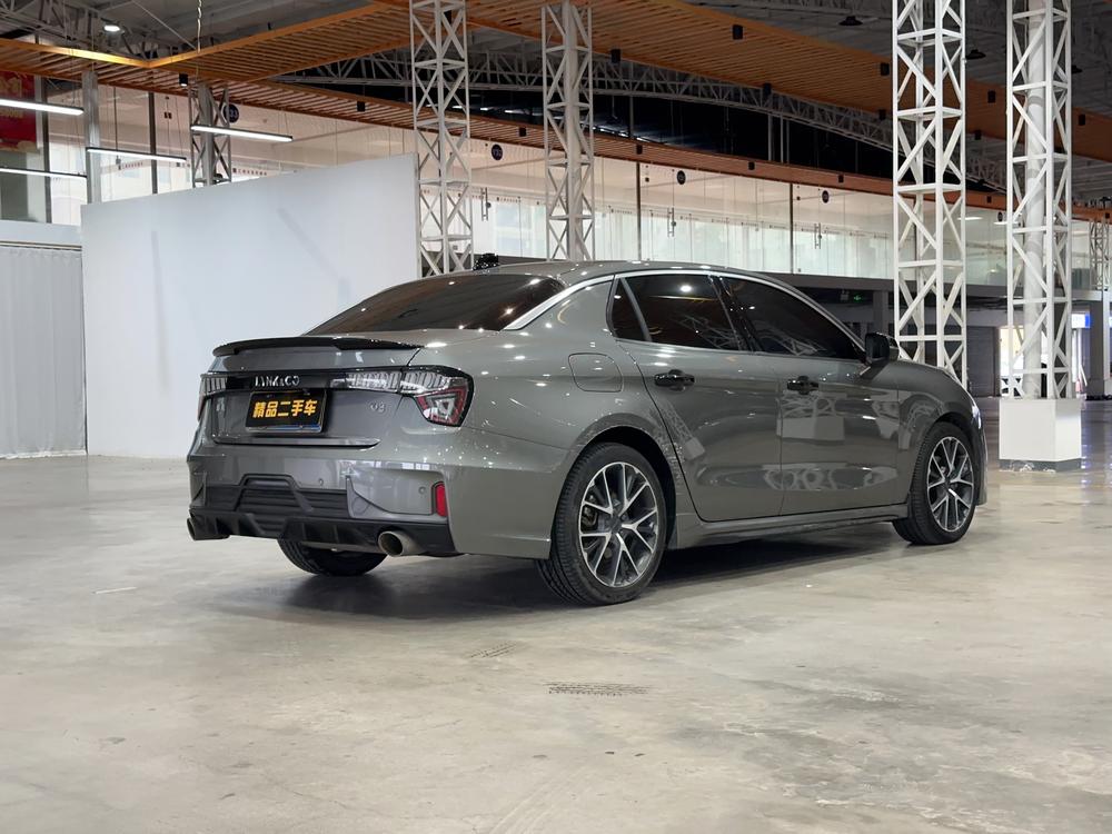 Lynk & Co Lynk & Co 03