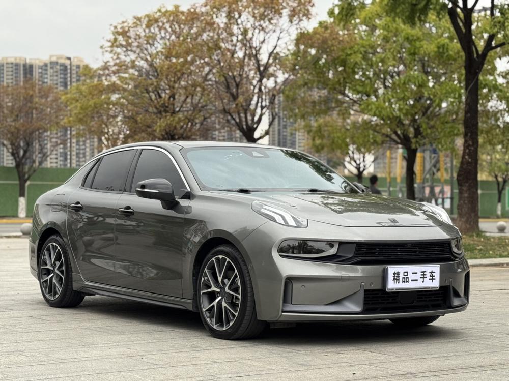 Lynk & Co Lynk & Co 03