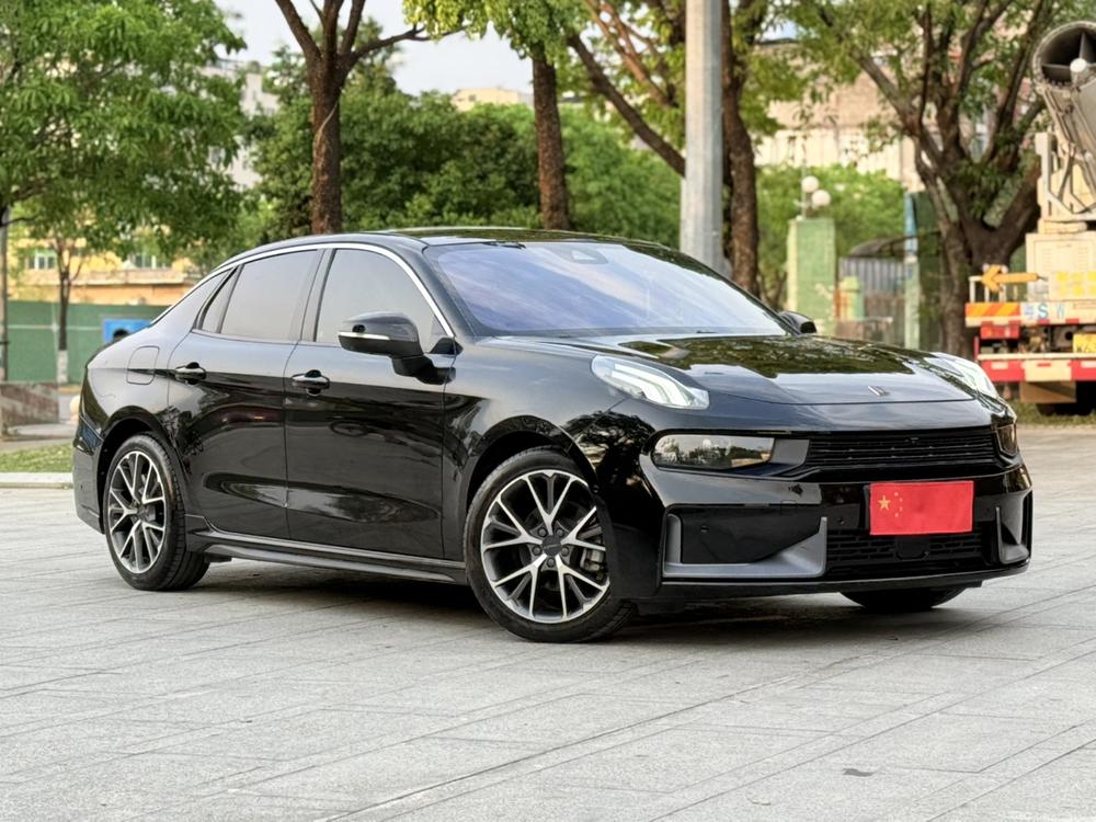 Lynk & Co Lynk & Co 03