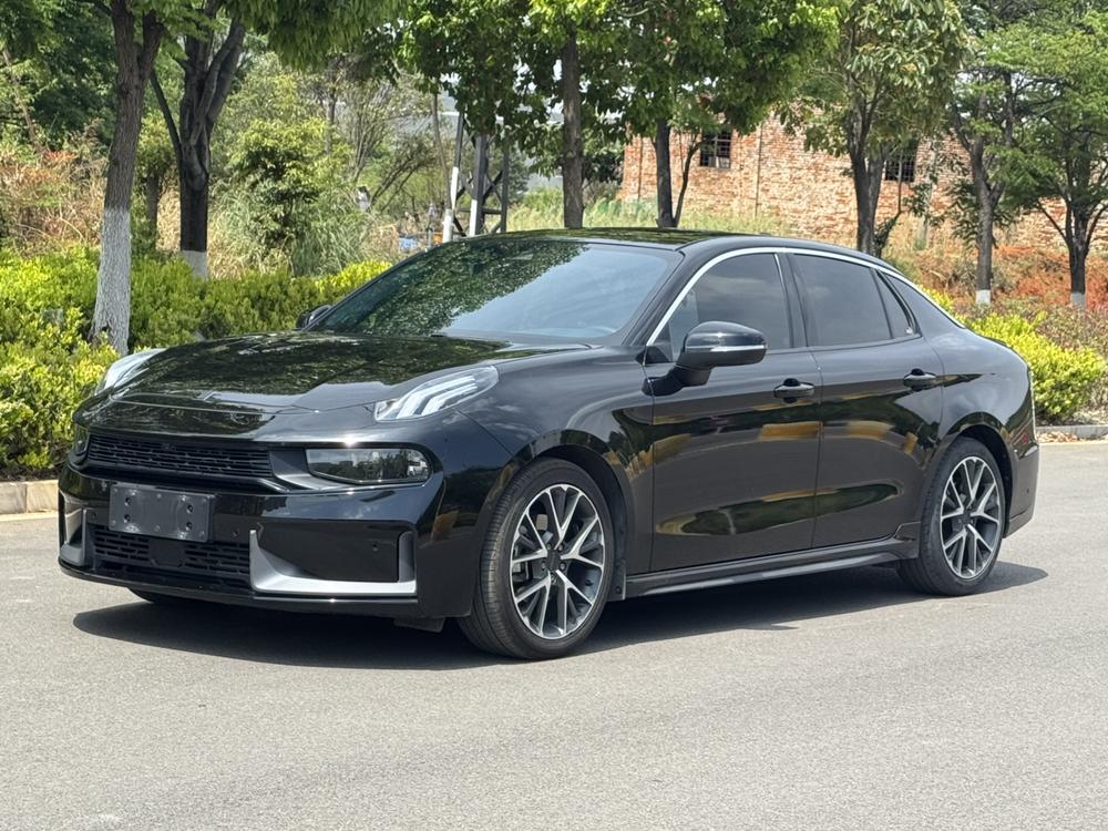 Lynk & Co Lynk & Co 03