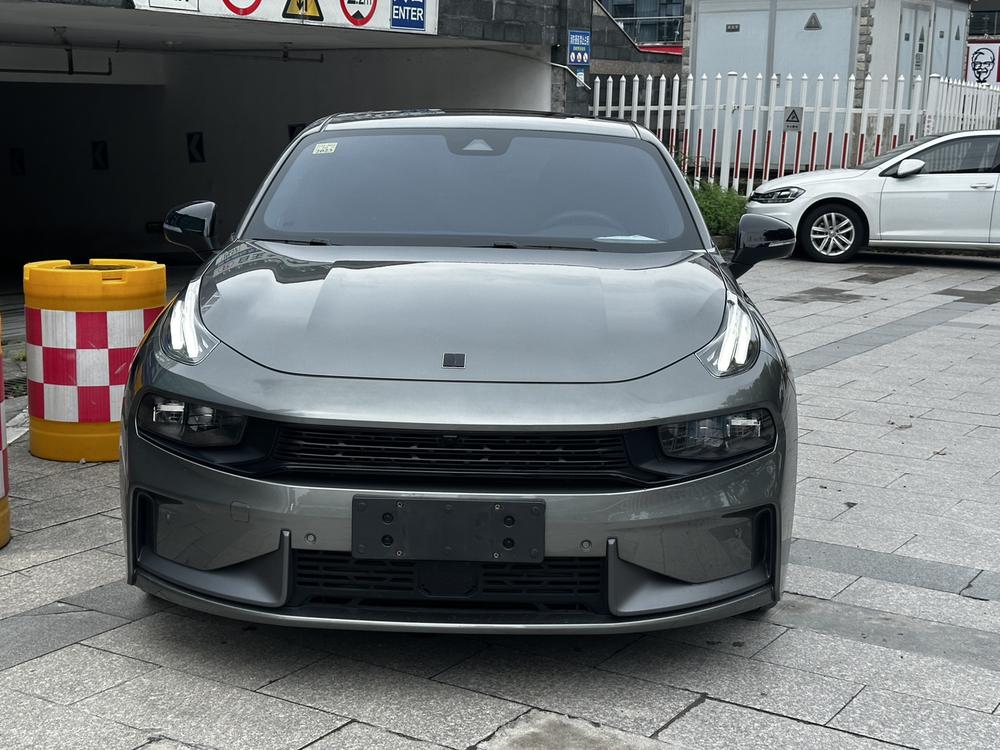 Lynk & Co Lynk & Co 03