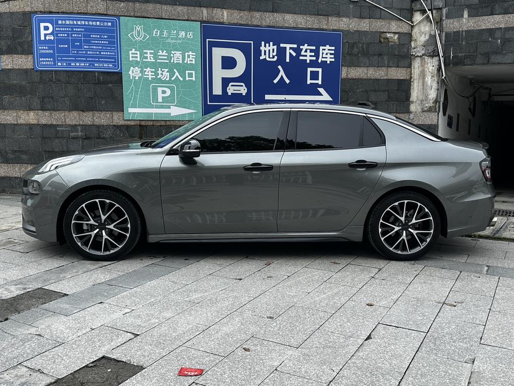 Lynk & Co Lynk & Co 03