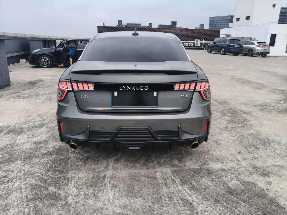 Lynk & Co Lynk & Co 03