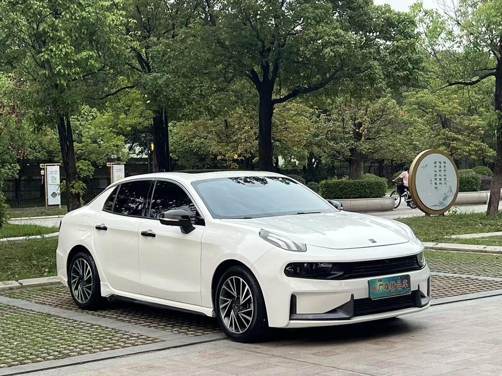 Lynk & Co Lynk & Co 03