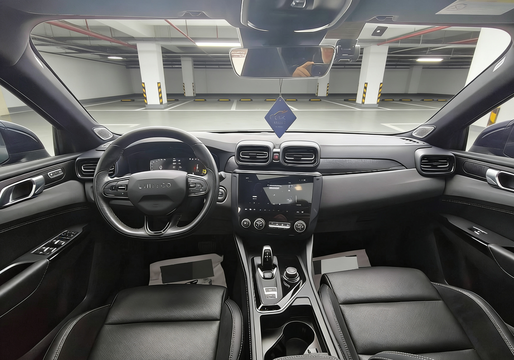 Lynk & Co Lynk & Co 03