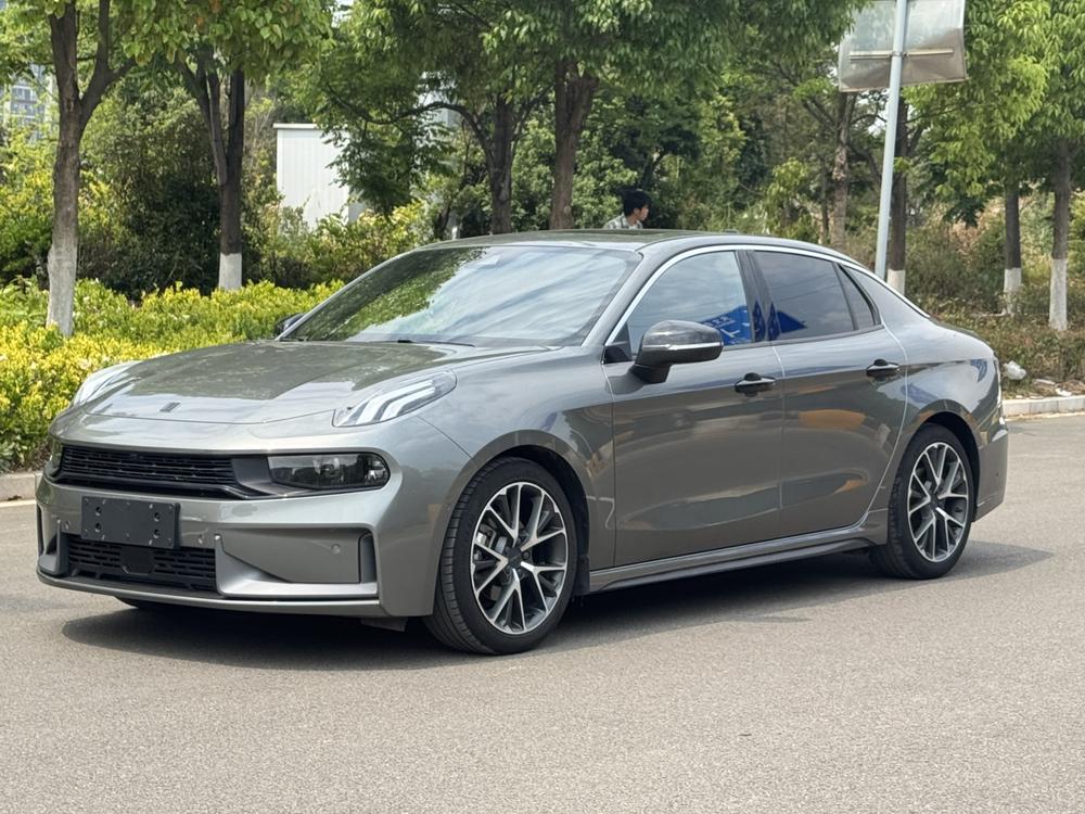 Lynk & Co Lynk & Co 03